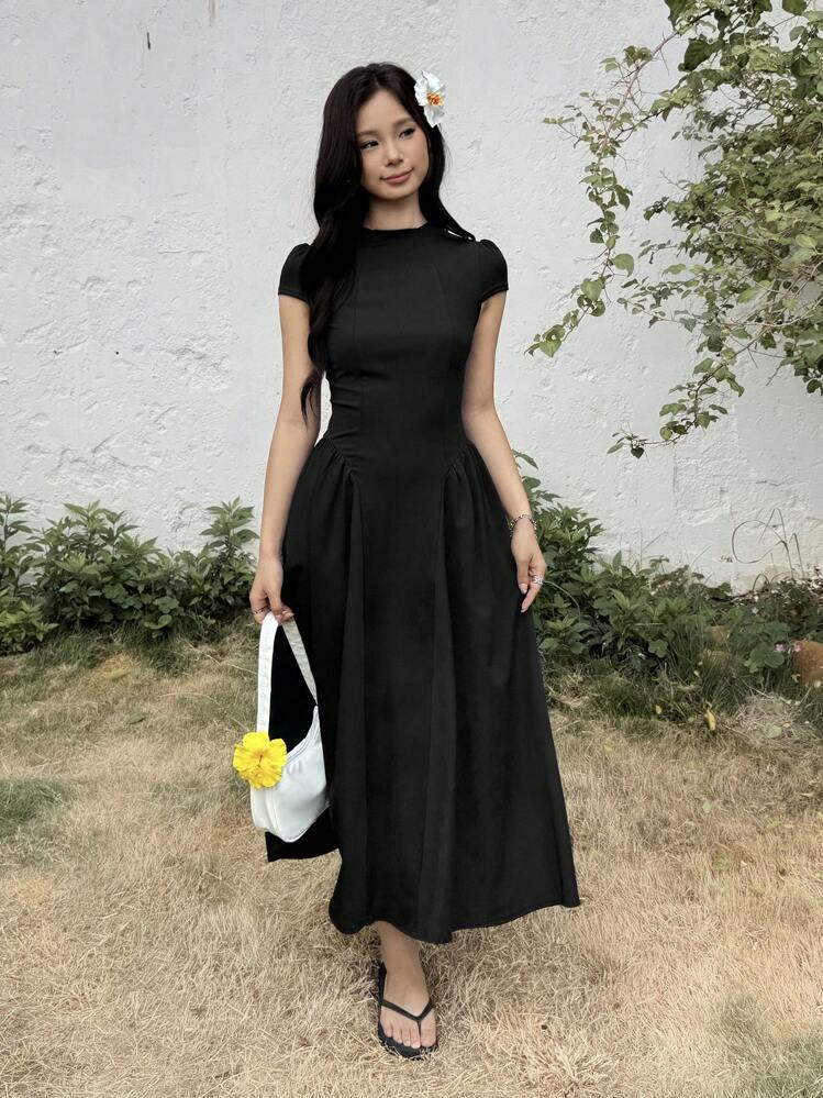 SHEIN Teen Girl Casual Minimalist Comfortable Waist Cinching Solid Color Dress - Black - View 3