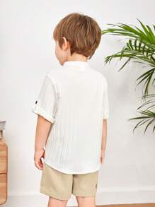 Loomiva 男童休閒和校園風格舒適透氣襯衫捲袖和短褲套裝