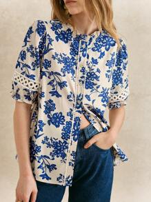 Écloséra Blusa de mujer de manga corta con estampado floral hueco - Azul y blanco - Ver 6