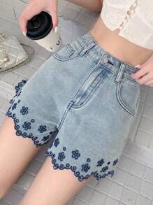 DAZY 踝部花卉镂空刺绣细节修身直筒短裤优雅牛仔裤夏季牛仔短裤