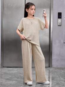 SHEIN Leap Crew Tween Girls' Loose Fit Casual Round Neck T-Shirt And Wide Leg Knit Pants Two Piece Set