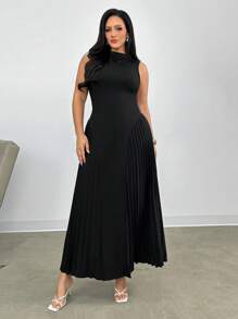 SHEIN Privé 優雅大尺碼黑色無袖裙，採用打褶式圓領和A字型剪裁，非常適合夏季度假和街頭穿著 - 黑色 - 查看 5