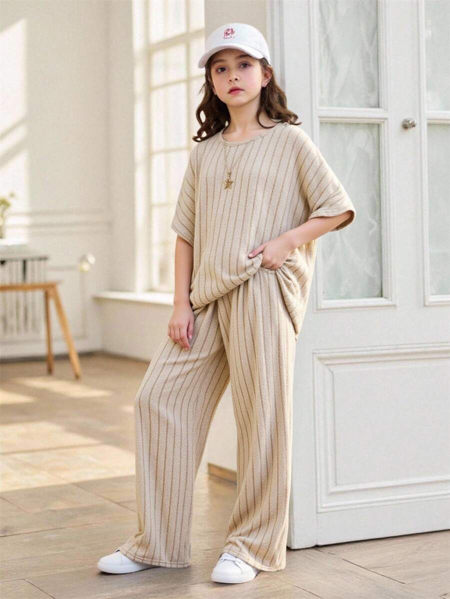 SHEIN Leap Crew Tween Girls' Loose Fit Casual Round Neck T-Shirt And Wide Leg Knit Pants Two Piece Set