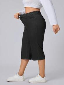 Flexra Plus Size Women Elastic Casual Straight Leg Capri Jeans - Dark Grey - View 5