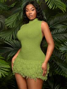SHEIN SXY Robe moulante en tricot mini à encolure en V sans manches avec découpes et franges, pour femmes grandes tailles. Convient pour le port quotidien, les festivals de musique, les concerts, les fêtes de carnaval, les vacances à la plage, les sorties, les anniversaires, les enterrements de vie de jeune fille, les clubs. Mignonne, casual, à porter en shopping, en sortie. Facile à assortir et affinante, met la silhouette en valeur.