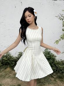 SHEIN 少女休闲简约舒适露背条纹腰部弹力连衣裙 - 杏色 - 查看 4