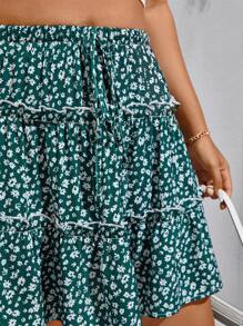 SHEIN Essnce 大码女装春夏时尚休闲宽松舒适日常松紧腰绿色碎花裙搭配短裤模仿暴露，女式下装，街头服饰，曲线可爱服装，女式短裙，女式度假服装，Y2k 服装，网球裙，欧洲夏季 - 綠色 - 查看 6