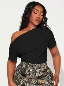 SHEIN SXY Plus Size Women Asymmetric & Ruched Design Fitted Short Sleeve Tee Top, Suitable For Everyday Wear, Music Festival, Concert, Carnival Party, Beach Vacation, Date Night, Birthday, Bachelorette Party Outfit, Club, Cute, Casual, Shopping, Streetwear, Going Out, Coquette, Easy To Match & Looks Slim, Accentuate Your Body, Flatter The Figure, Sexy Office Siren Coquettish,Going Out Tops Women One Shoulder Top Plus