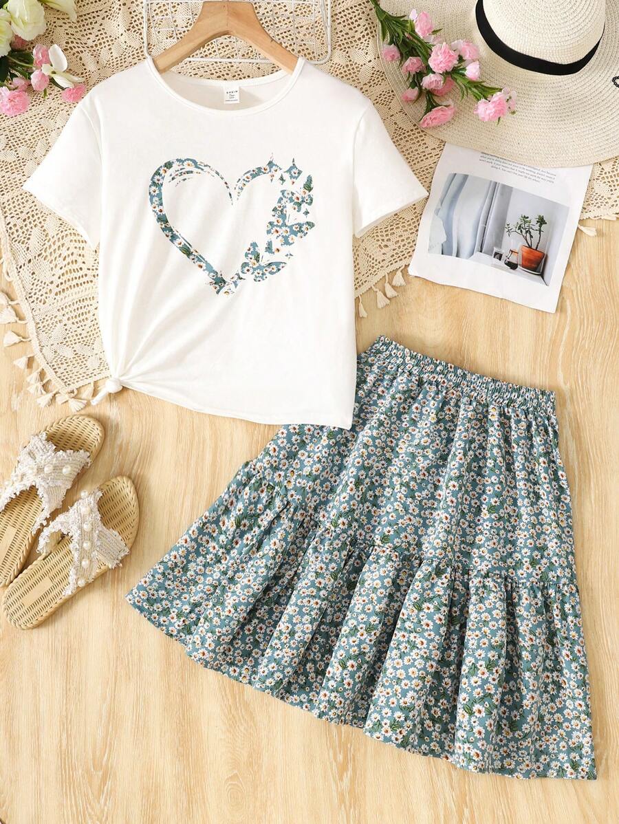 SHEIN Set de 2 piezas para adolescentes que incluye: Camiseta de manga corta y cuello redondo con corazón tejido y estampado floral, y mini falda verde con estampado floral dulce. Adecuado para vacaciones, días festivos, almuerzos, festivales de música y uso al aire libre.