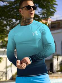 Manfinity Swimmode Camiseta de traje de baño para hombres con efecto degradado para surf en la playa