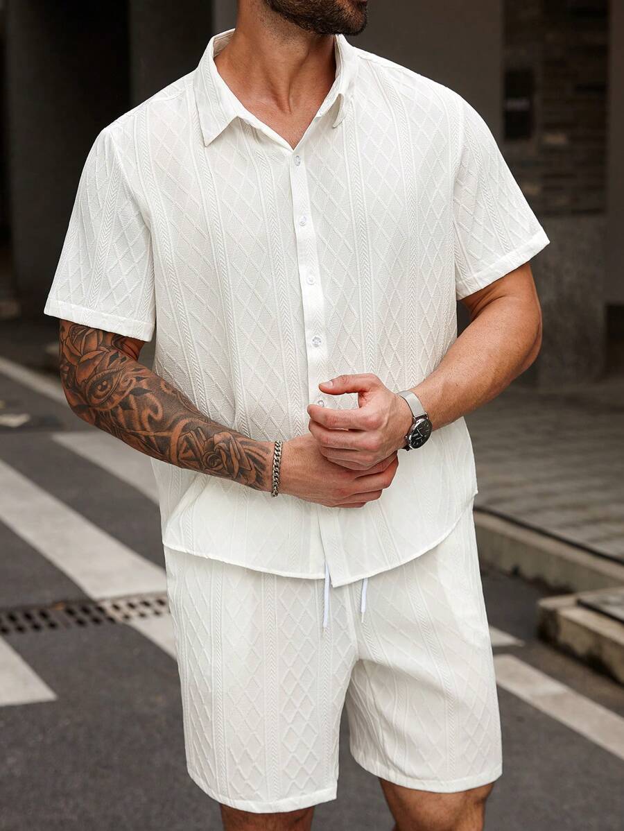 Manfinity Homme 夏季大码男士休闲纯色短袖衬衫和短裤套装 - 白色 - 查看 1