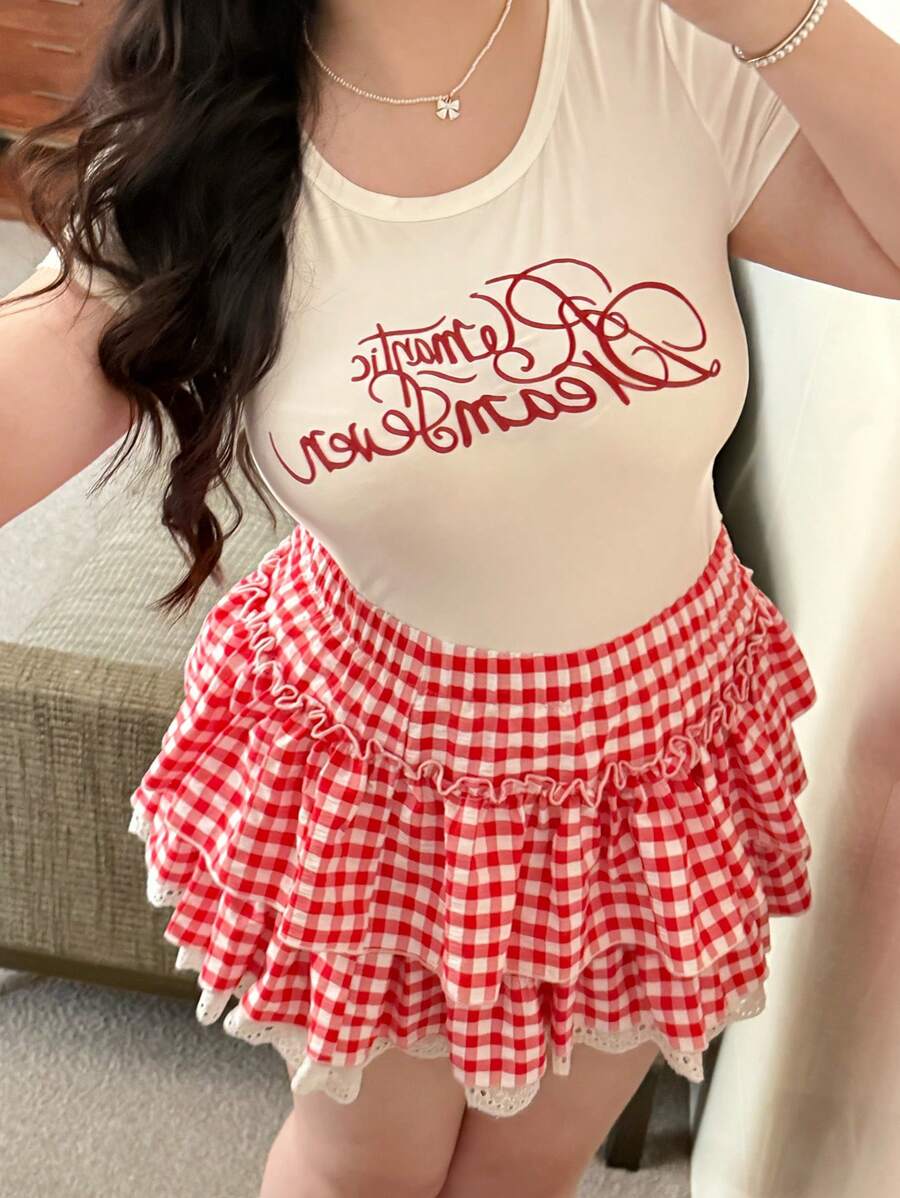 Flirla Sommer Frauen Grafik T-Shirt, elegantes Ausgeh-Top mit Schleifen-Dekor, sexy offener Rücken mit Schleifendetail, süßes und gewagtes Design