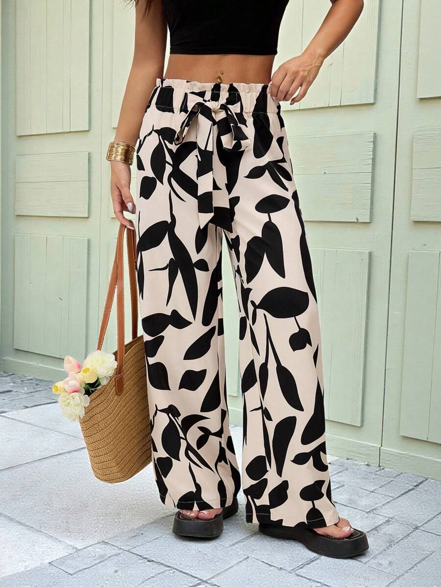 SHEIN PETITE سراويل نسائية بتصميم ساق مستقيمة ومزخرفة برسم هندسي مع ربطة، وصول جديد، مناسبة لجميع المواسم - أبيض وأسود - مشاهدة 1