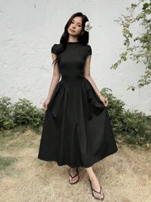 SHEIN Teen Girl Casual Minimalist Comfortable Waist Cinching Solid Color Dress