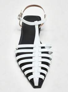 Solezae 畅销女式渔夫风格 T 型带编织尖头白色平底凉鞋 - 大胆、时尚且舒适