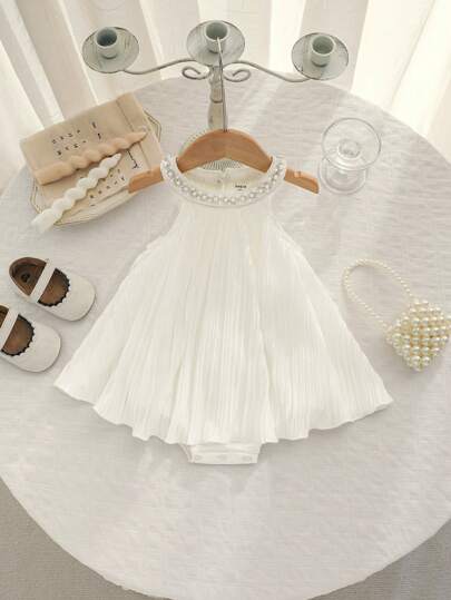 SHEIN 新生女宝宝优雅可爱白色褶皱珍珠无袖连体衣，夏季百搭