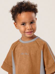 SUMWON Conjunto de dos piezas de terciopelo con mangas cortas y paneles de contraste para niños, ropa premium para otoño e invierno - Naranja - Ver 5