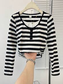SHEIN 少女条纹罗纹黑白对比仿两件套纽扣腰部褶皱针织弹力长袖圆领 T 恤，休闲，家居服，返校 - 黑與白 - 查看 5