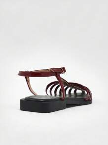 Solezae 畅销女式渔夫风格 T 型带编织尖头酒红色平底凉鞋 - 大胆、时尚且舒适