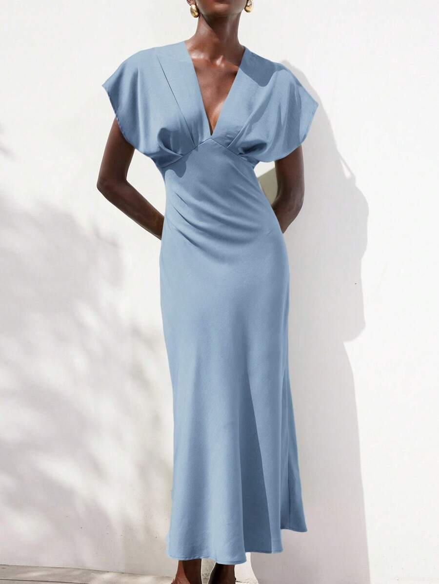 Aveloria Modichic 新款优雅法式女式简约奢华约会纯色缎面深 V 落肩袖胸前褶饰腰部修身长裙 - 淺藍色 - 查看 1