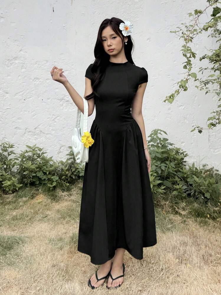 SHEIN Teen Girl Casual Minimalist Comfortable Waist Cinching Solid Color Dress - Black - View 5