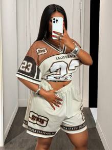 Slaydiva Ensemble de 2 pièces composé d'un t-shirt ample à col V imprimé slogan et couleur abricot et marron et de shorts amples en maille large pour un style sportif décontracté, . Tenue été 2025