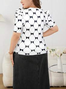 SHEIN Privé 夏季大码优雅蝴蝶结印花T恤 - 黑與白 - 查看 2