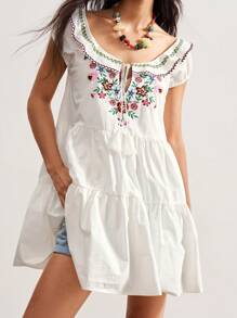 Bohemela 花卉刺绣荷叶边下摆度假休闲连衣裙 - 杏色 - 查看 3