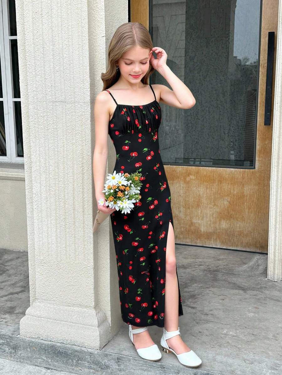 SHEIN Đầm Maxi in họa tiết quả anh đào xẻ đùi cho bé gái tuổi mới lớn, trang phục đôi cho mẹ và bé - màu đen - Xem 1