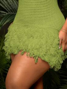 SHEIN SXY Robe moulante en tricot mini à encolure en V sans manches avec découpes et franges, pour femmes grandes tailles. Convient pour le port quotidien, les festivals de musique, les concerts, les fêtes de carnaval, les vacances à la plage, les sorties, les anniversaires, les enterrements de vie de jeune fille, les clubs. Mignonne, casual, à porter en shopping, en sortie. Facile à assortir et affinante, met la silhouette en valeur.