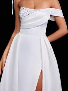 Glamrae Elegant And Gorgeous White Sequins Embroidery Stitching Satin Off-Shoulder One-Sleeve With Pleats High Waist Slim With Cascading Pleats Formal Oversized Skirt Tail Suitable For Wedding Festival Bridal Dress Party Formal Occasion Wedding Dress - White - View 2