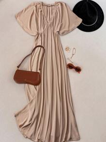 SHEIN LUNE Robe ample à manches courtes fluide, grande taille, convenant pour les vacances d'été ou le port casual. Robe d'été et d'automne pour femmes - Nude - Voir 1