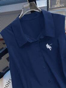 SHEIN LUNE Camisa holgada sin mangas con bordado de caballero para mujer talla grande - Azul Marino - Ver 3