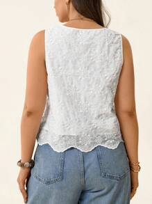 SHEIN LUNE 大码女式休闲刺绣圆领无袖短款上衣，适合度假穿着