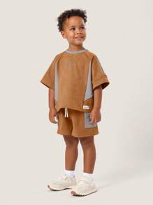 SUMWON Conjunto de dos piezas de terciopelo con mangas cortas y paneles de contraste para niños, ropa premium para otoño e invierno - Naranja - Ver 1