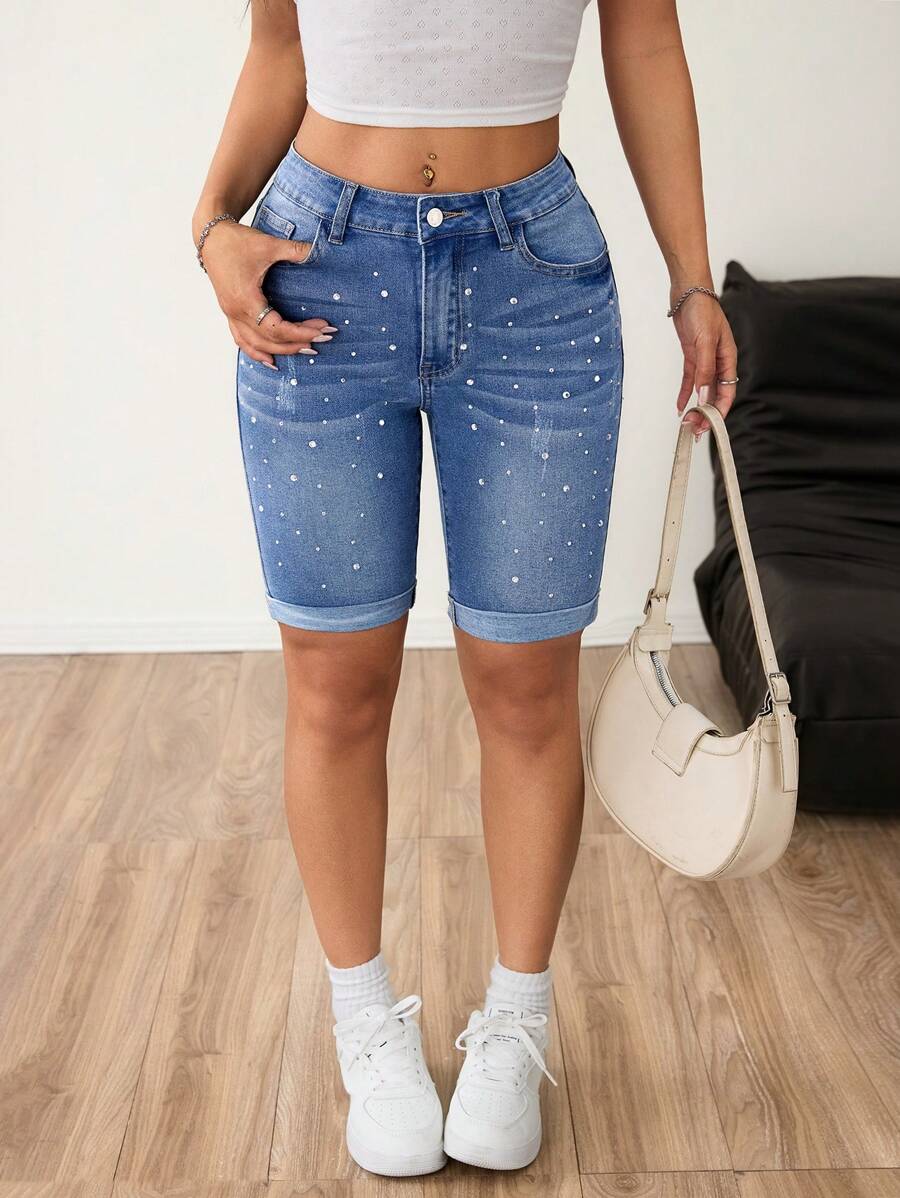 SHEIN Pantalones cortos de jean ajustados con decoración de strass, de moda para el verano - Lavado ligero - Ver 1