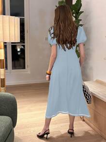 Chiquease Langes Kleid mit V-Ausschnitt, einfarbig, Patchwork, Volant, Laternenärmel, tailliert - Blau - Übersicht 2