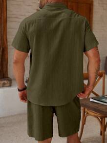 Manfinity Homme Plus Size Men's Solid Color Short Sleeve Shirt And Shorts Casual Set - Army Green - View 2