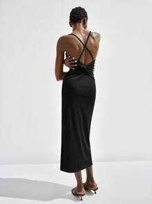 Maija 2025秋冬新款黑色露背交叉可调节细肩带优雅连衣裙，适合都市通勤、派对、婚礼宾客、毕业典礼、休闲、浪漫场合。 - 黑色 - 查看 1