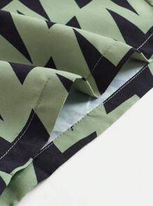 SHEIN Vielseitige lässige kurze Hose mit tropischem Pflanzen-Muster für Teenager Jungen, geeignet für Pendeln, Schule, Alltag, Urlaub, Party, Musikfestival, Sport, Frühling/Sommer