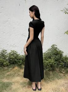 SHEIN Teen Girl Casual Minimalist Comfortable Waist Cinching Solid Color Dress