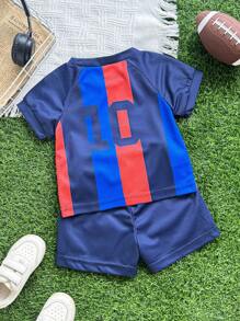 SHEIN Playful Pals 婴幼儿男童休闲运动足球服上衣+短裤套装，巴塞罗那足球俱乐部设计，0-3岁 - 彩色 - 查看 2