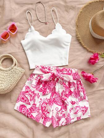 Soleia 2 Stücke Sommer Damen Urlaubsstil Blumenmuster Outfit: Blaue gemusterte Shorts + weißes Träger Crop Top mit gesticktem Detail