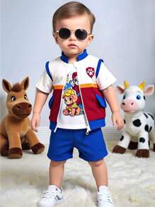 SHEIN Playful Pals 3pcs Baby Boy Sets, Including Short Sleeve Top, Sports Shorts, And Vest. The New Style Features A Cute And Cool Round Neck Short Sleeve Top With A Cute Puppy Pattern, Blue Sports Shorts, And A Sleeveless Vest With A Zipper Panel. This 3-Piece Set Is Basic And Multi-Functional, Suitable For Summer Wear, Can Be Worn As A Fashionable Loose Casual Outfit, Sportswear, Or For Vacation, Outings And Leisure Occasions.