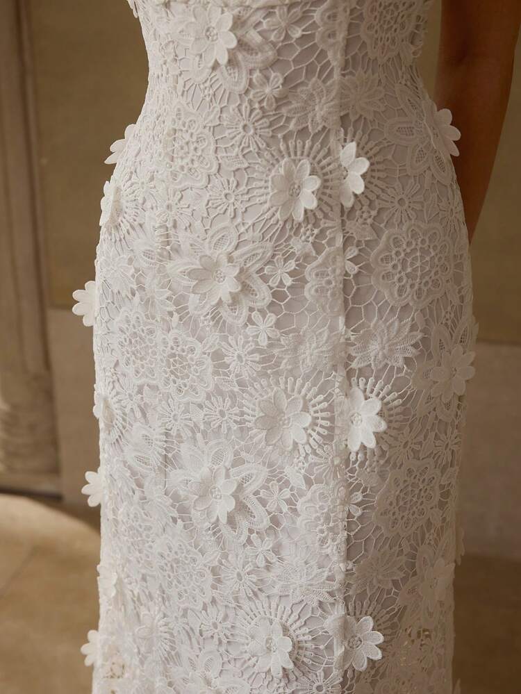 Vestido de Renda Guipure com Aplicações