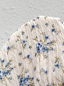 Serisse Beige Damen-Bluse im Sommer-Cottagecore-Stil für Brunch, mit kleinem Blumenmuster, rundem Ausschnitt, kurzen Rüschen-Flügelärmeln, tailliertem Babydoll-Schnitt, für den Strand - Verschiedenfarbig - Übersicht 6