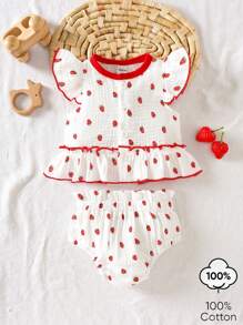 SHEIN قطعتان رضيع صيفي للبنات، تشكيلة كرتونية طباعة فراولة بدون أكمام وأعلى مفتوح مكشكش، وبنطال مثلث مُطابق، جميل، أنيق، مريح، بسيط ومتعدد الاستخدامات، مناسب للاستخدام المنزلي اليومي، اللعب خارج المنزل، التصوير الفوتوغرافي - متعدد الألوان - مشاهدة 6