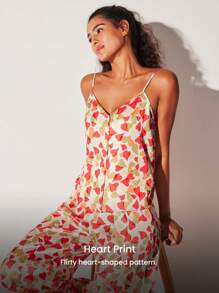 LUVLETTE Conjunto de pijama informal de top tipo camiseta con escote en V y pantalones, confeccionado en tela de satén sedoso con estampado de corazones