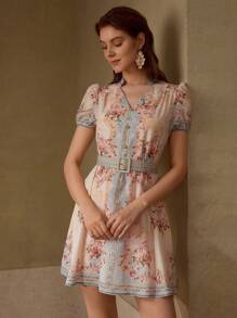MOTF PREMIUM VESTIDO CON CINTURÓN DE CUELLO EN PICO CON ESTAMPADO FLORAL