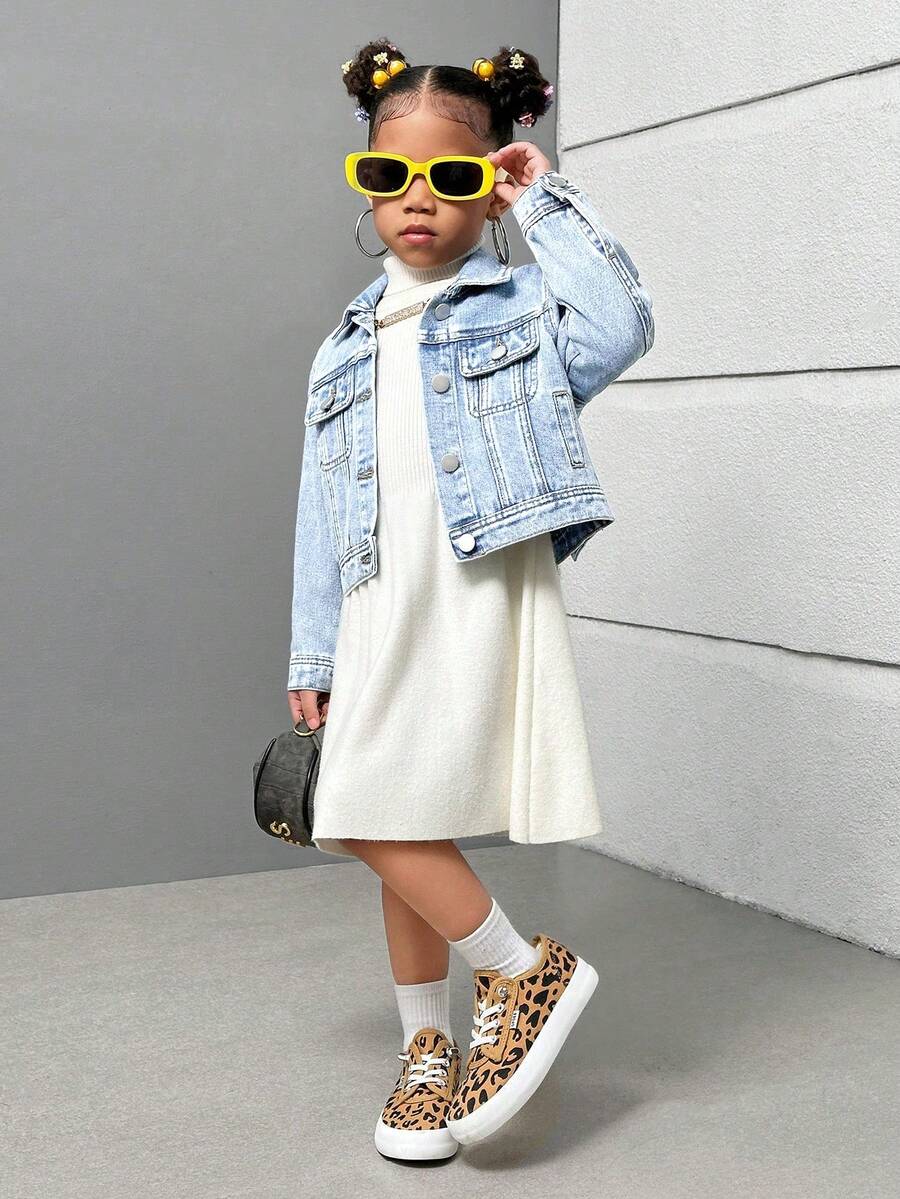 SHEIN 年轻女孩百搭时尚蓝色洗水牛仔外套，别致酷炫，适合日常穿着，活力十足 - 淺色水洗藍 - 查看 1